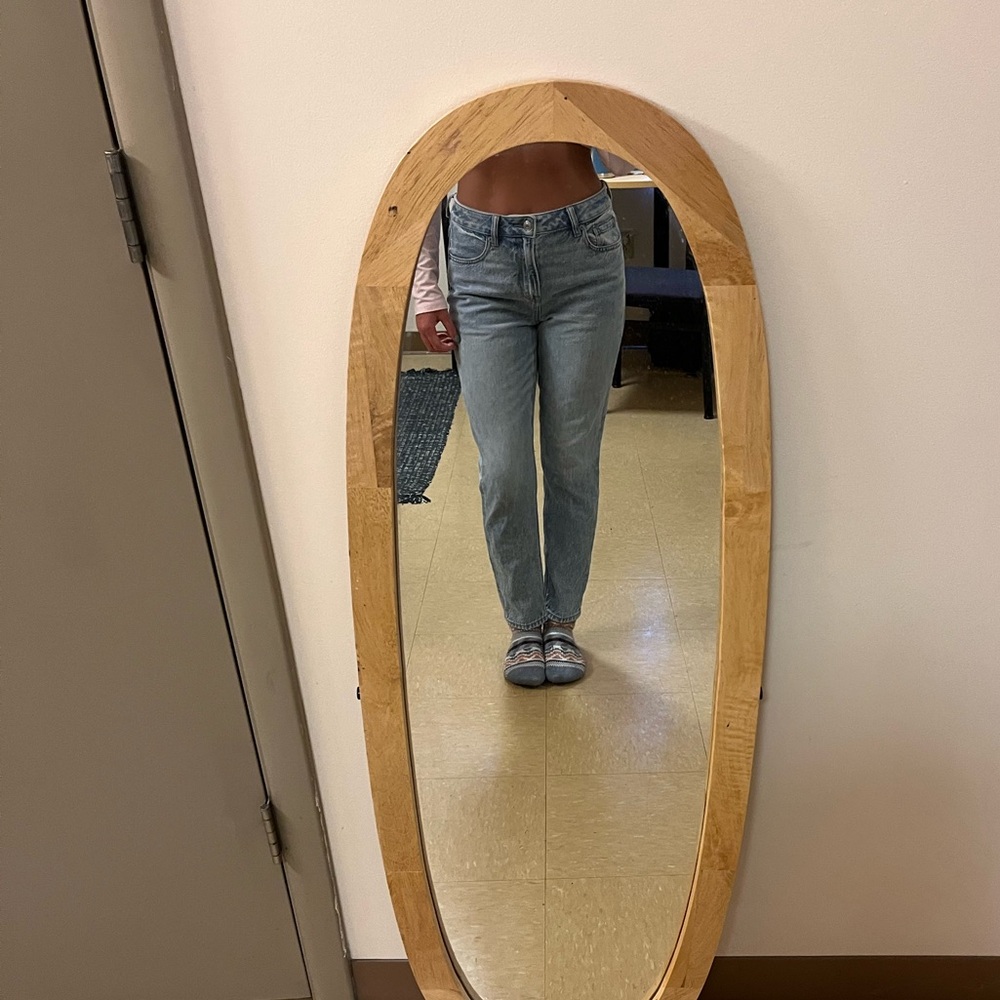 American Eagle size 2 Light Washed Jeans